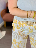 🌼 Pantalon fluide “Golden Leaves” – Confort chic & imprimé végétal ☀️