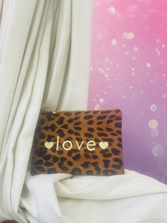 Pochette Léopard Love - Ton Accessoire Coup de Cœur ! 🐆💕