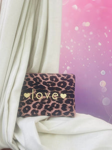 Pochette Léopard Love - Ton Accessoire Coup de Cœur ! 🐆💕
