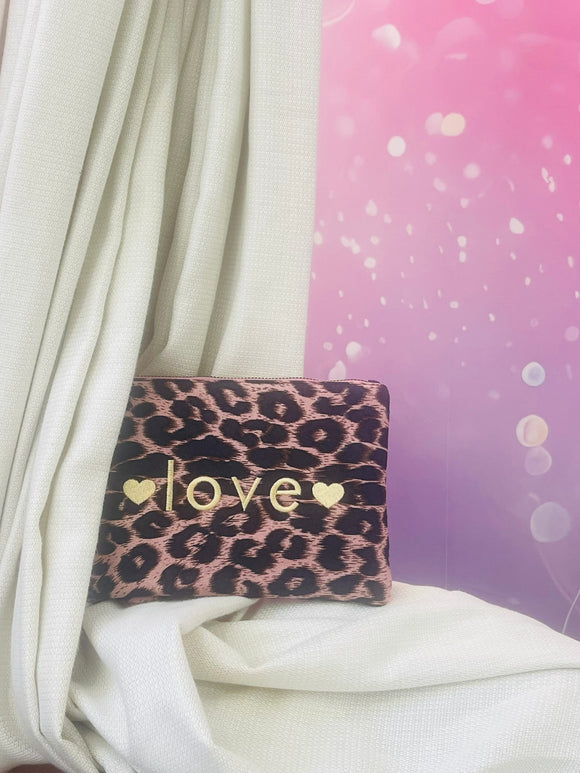 Pochette Léopard Love - Ton Accessoire Coup de Cœur ! 🐆💕