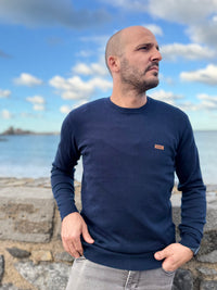 Pull homme en maille légère Ez Kexa à col rond – Washed navy blue