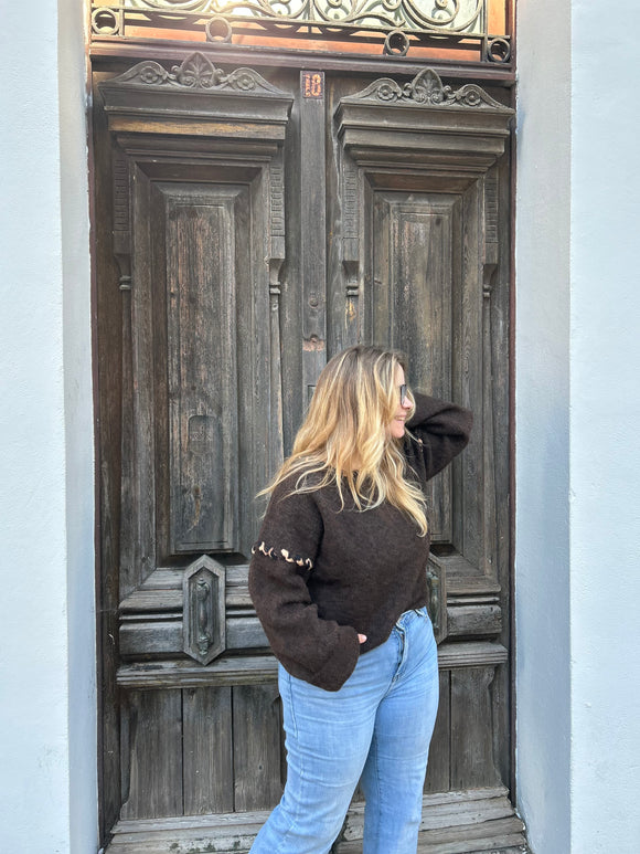 🐆 Pull chocolat – Détails léopard wild & chic