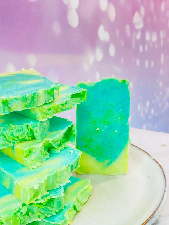 Savon Artisanal Aloe Vera & Feuilles Vertes – Fraîcheur, Hydratation & Douceur Naturelle