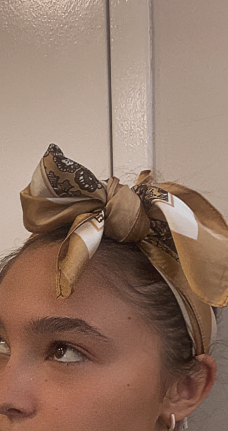 Foulard carré soyeux