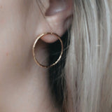 Boucles d’oreilles cercle diamantée plaque or grand format
